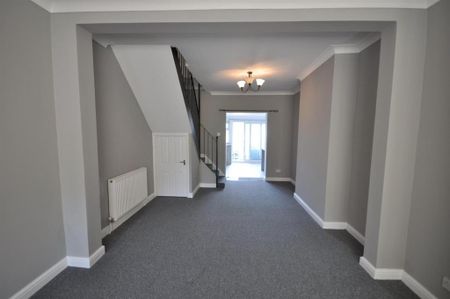 2 bedroom terraced house to rent - Photo 2