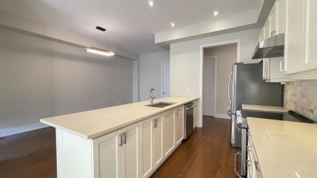 For Lease - 35 Thorncrest Drive, Vaughan, Ontario - Photo 2