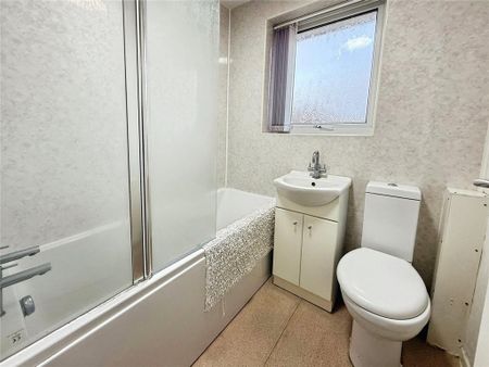 2 bedroom semi-detached house to rent - Photo 4
