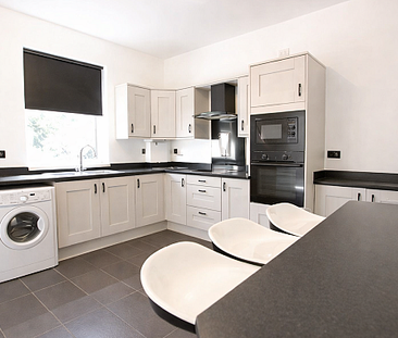 Modern 3-Bed, 3-Bath Student Home with All Bills Included Option - Photo 5