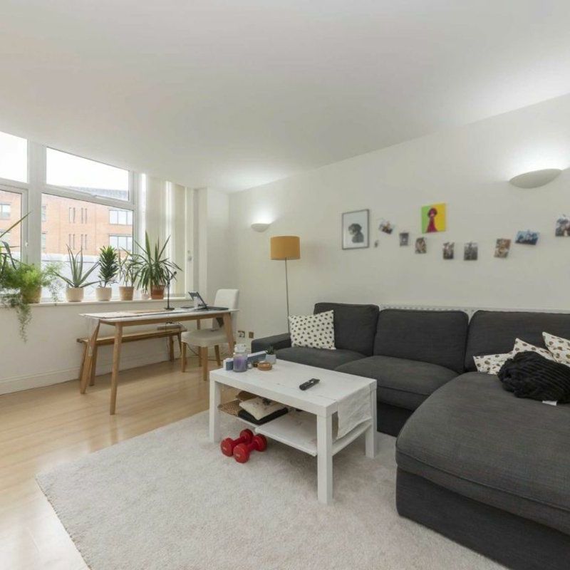 West Smithfield, Clerkenwell, EC1A - Photo 1