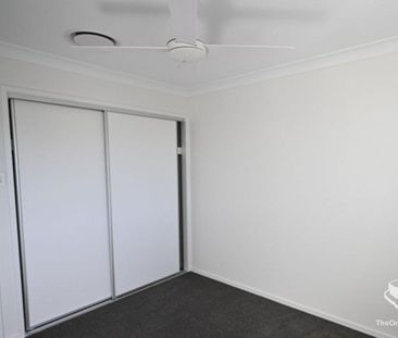 LUXURY 3 BEDROOM TOWNHOUSE - Photo 5