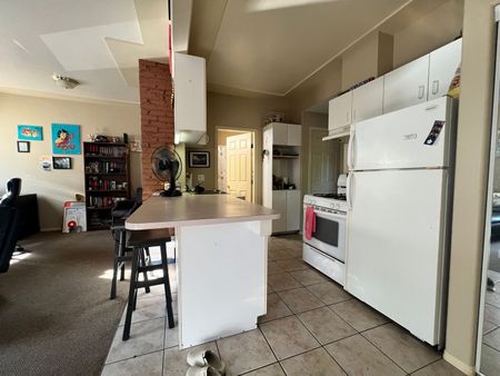 Roomy 2 Bed Near Brewery District – Ideal Location & Lifestyle! - Photo 4