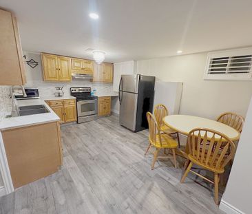 For Lease - 925 Byron Street, Whitby, Ontario - Photo 4
