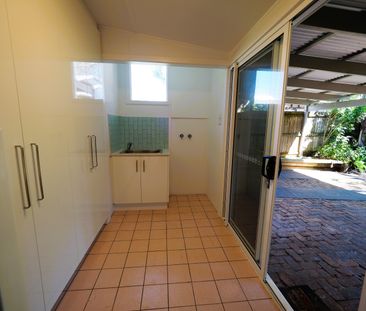 91 Flinders Pde, Scarborough QLD 4020 - House For Rent - $765 | Domain - Photo 2