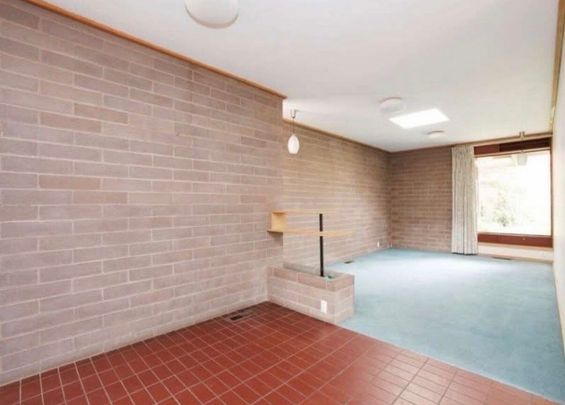 Glen Waverley - Photo 1