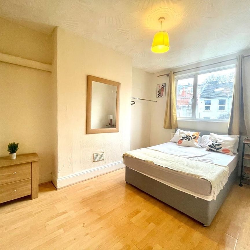 6 Bed Terraced House, Albany Road, BS6 - Photo 1