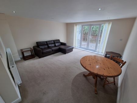 2 Bed Student Accommodation - Photo 3