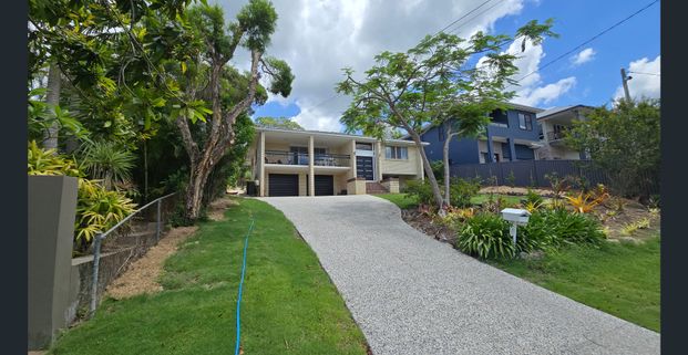 SPACIOUS FAMILY HOME IN PRIME KENMORE LOCATION - Photo 1