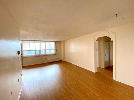 For Lease - 130 Neptune Drive Unit# 905, Toronto, Ontario - Photo 4