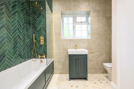 2 bedroom ground floor flat to rent - Photo 2