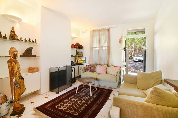 Designer terrace in one of Paddington's premier Streets - Photo 1