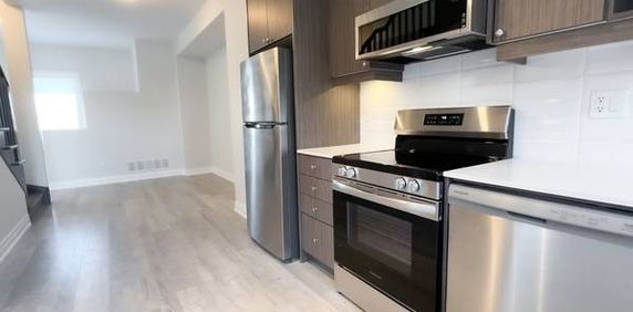 169 DOWNSVIEW PARK BLVD. - STUNNING 4BED/3BATH HOME, PARKING, LAUNDRY - Photo 2