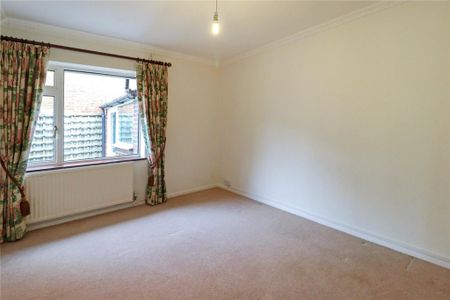 4 bedroom bungalow to rent - Photo 4