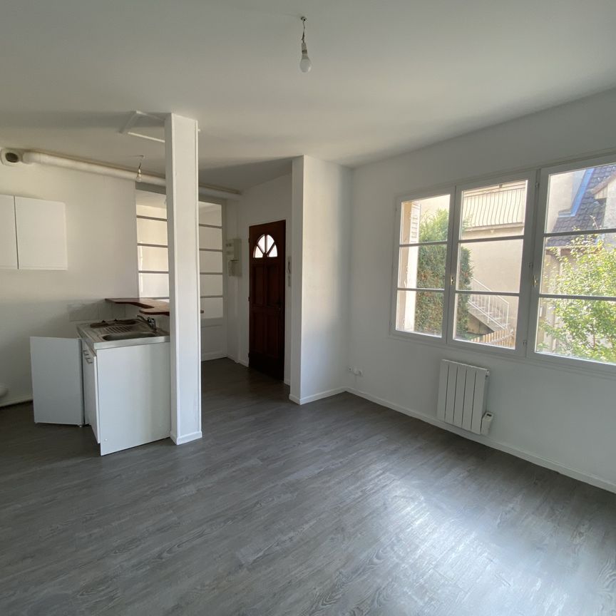 Appartement RUE DE COURCELLES - - Photo 1