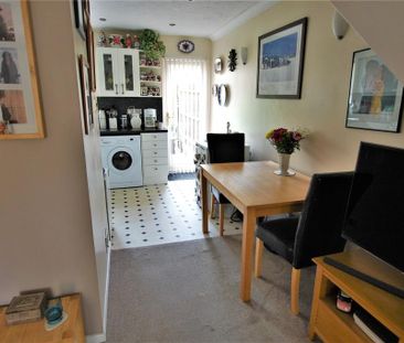 2 bedroom terraced house to rent - Photo 3