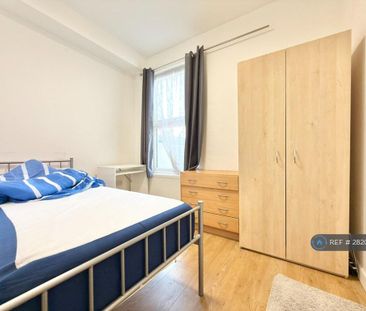 8 bedroom terraced house to rent - Photo 3