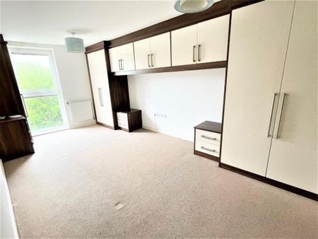 3 bedroom apartment to rent - Photo 4