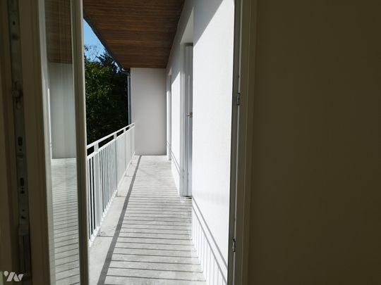 Appartement lumineux et calme composé d'un séjour avec balcon et 2 chambres. - Photo 1