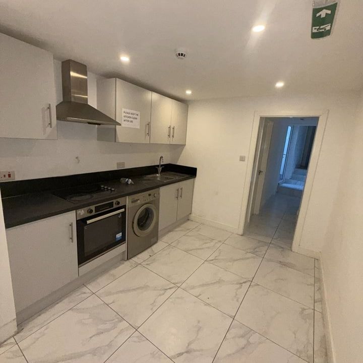 Studio Flat, High Street, CR7 - Photo 1