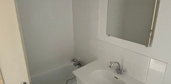 Appartement T1 de 24m² – Proche Lycée Suzanne Valadon – LOCATION BEGIP - Photo 2