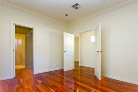 11 McEwin Street, Renown Park. - Photo 5