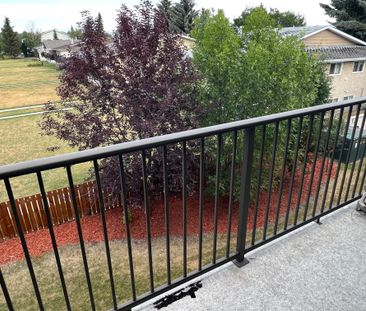 Spacious 2nd Floor 2 Bedroom Cat Friendly Suite in Clearview! - Photo 2