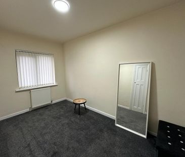 2 bedroom semi-detached house to rent - Photo 6