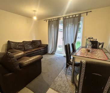 Ashcott Avenue - Photo 3