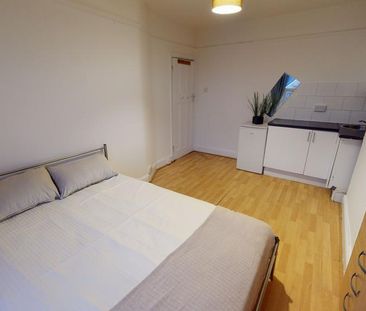 1 bedroom in a house share to rent - Photo 6