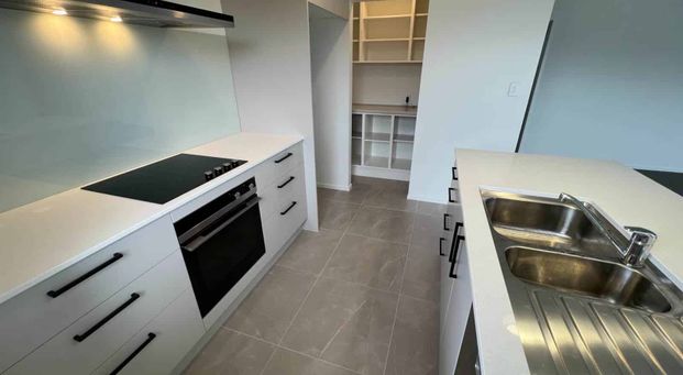 High Spec 4 bedroom - Photo 1