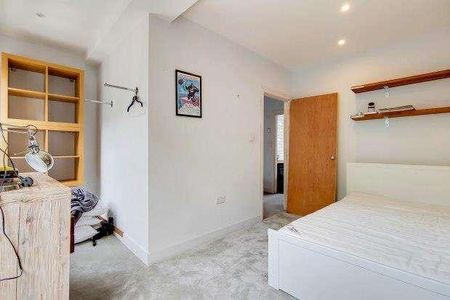 Sheepcote Lane, London, SW11 - Photo 4