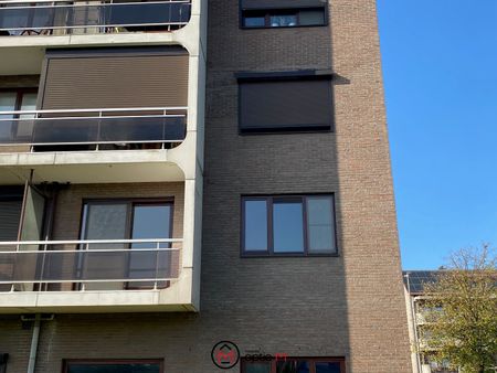 RUIM GERENOVEERD APPARTEMENT, 2 SLPKS, 2 TERRASSEN, AUTOSTANDPLAATS, KELDER - Photo 2