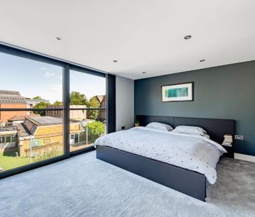 4 bedroom semi-detached house to rent - Photo 6