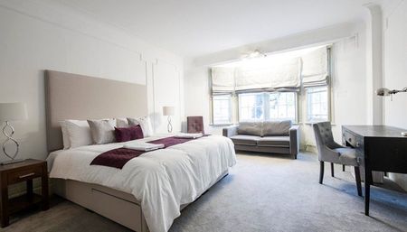 5 bedroom flat with 2 receptions and 2 bathrooms in London, NW8 - Photo 4