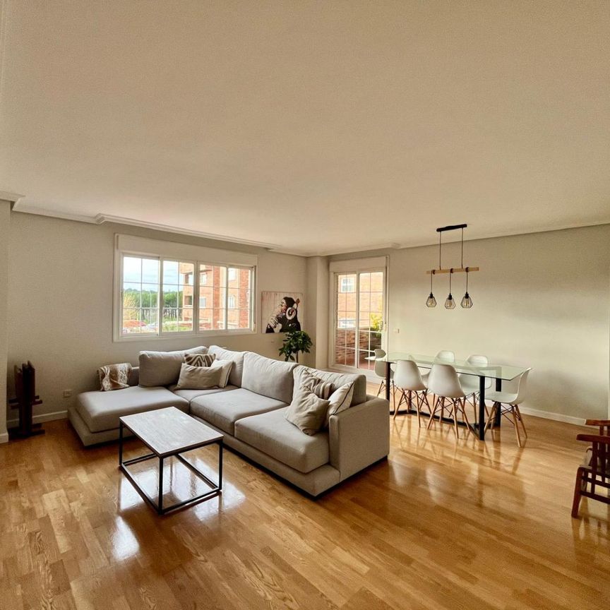 Piso de alquiler en Majadahonda - Norias, Zona Monte El Pilar - Photo 1