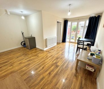 4 bedroom terraced house to rent - Photo 5
