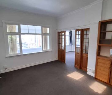 Beautifully Positioned Flat – Freshly Repainted Throughout! - Photo 1