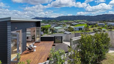 Mangawhai Heads sun trap - Photo 3