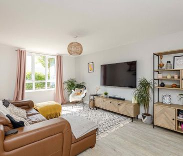 4 bedroom detached house to rent - Photo 5