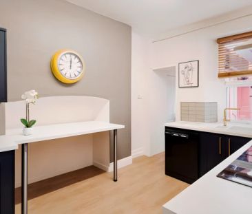 8 Bed 2 Bath - Photo 6