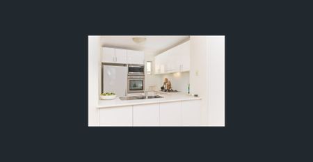 Oversized Entertainers Apartment - Photo 3