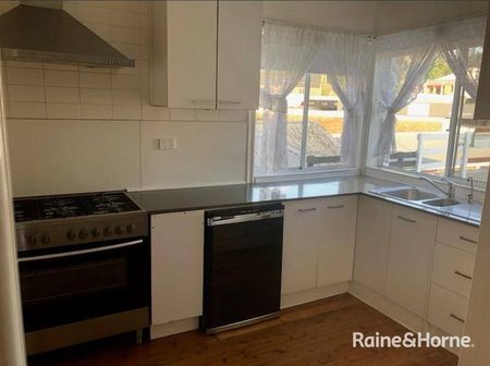 3-Bedroom Apartment in Prime Location - Now Available! - Photo 3