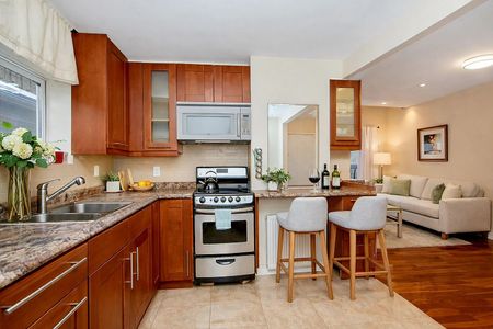 For Lease - 237 Vaughan Road Unit# 2nd, Toronto, Ontario - Photo 5