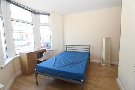 6 bedroom private hall to rent - Photo 2