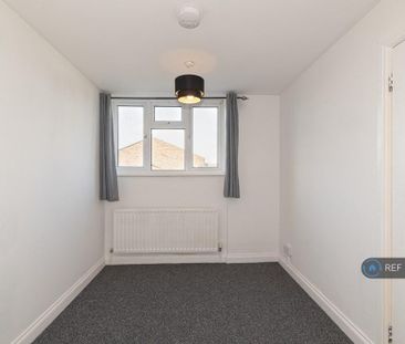 5 bedroom semi-detached house to rent - Photo 5