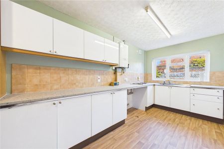 3 bedroom terraced house to rent - Photo 5