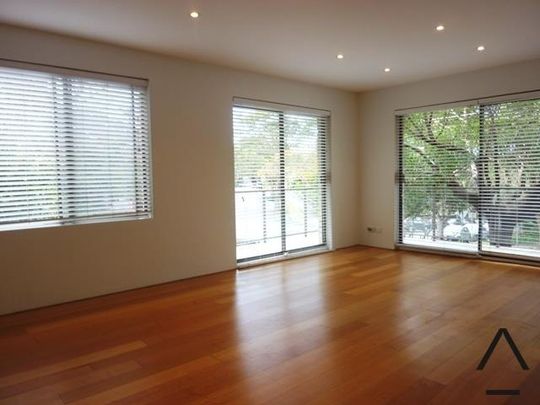 Modern apartment in sought after location - Photo 1