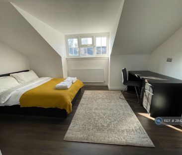 1 bedroom in a house share to rent - Photo 5