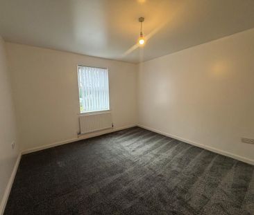 2 bedroom ground floor flat to rent - Photo 1